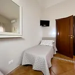 La Maison One לינה וארוחת בוקר