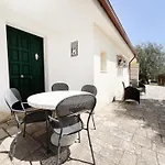 La Maison One לינה וארוחת בוקר 4*