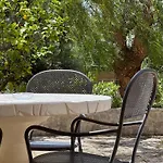 La Maison One לינה וארוחת בוקר קרוביניו