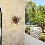 La Maison One לינה וארוחת בוקר קרוביניו