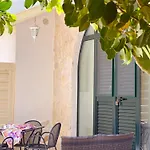 La Maison One לינה וארוחת בוקר 4*