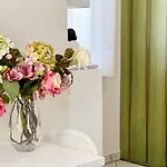 La Maison One 4* קרוביניו