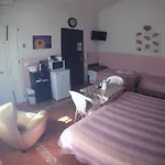 לינה וארוחת בוקר La Maison One קרוביניו