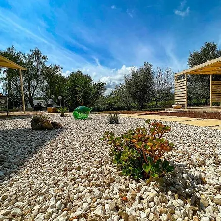 La Maison One Bed & Breakfast 4*