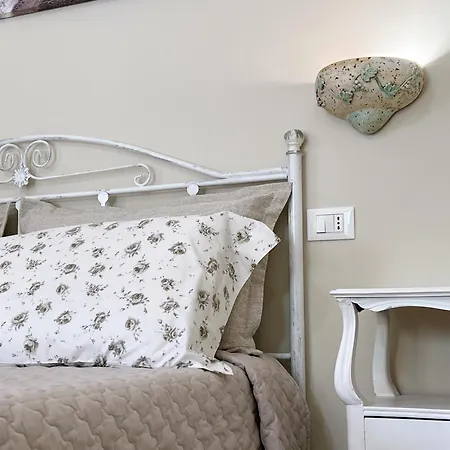 La Maison One B&B Bed & Breakfast 2*