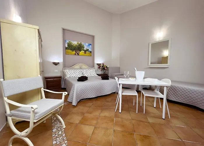 La Maison One Bed & Breakfast